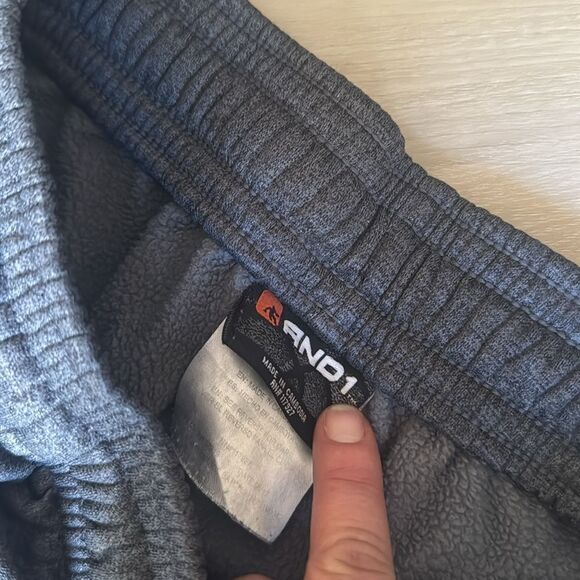 AND1 Men’s Basketball Activewear Sweatpants Size M - Picture 3 of 6